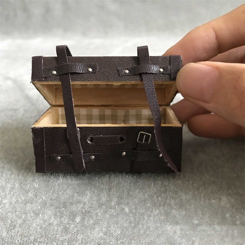 Styled Leather Suitcase - Image 3