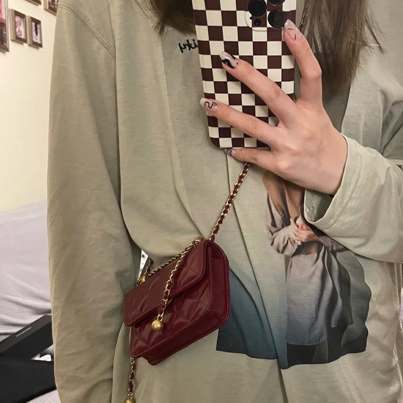 Mini Gold Pearl Diamond Chain Bag - Image 2